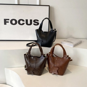 Sac Seau Minimaliste en Cuir PU pour Femmes Pendentif Étoile Sac à Main Avec Bandoulière Réglable Couleur Unie Rétro