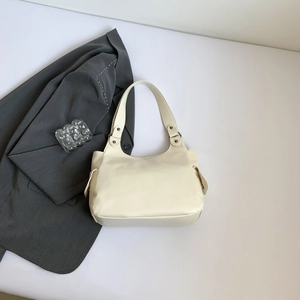 Minimalistische cremeweiße Hobo-Schultertasche aus PU-Leder mit feiner Kieselstruktur