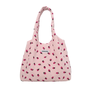 Sac fourre-tout en velours côtelé rose avec imprimé fraise et bandoulière pour femme