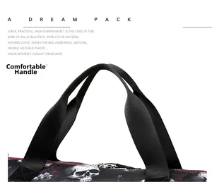 Détail de la poignée en sangle confortable et des coutures renforcées du sac fourre-tout
