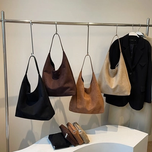 Minimalist large Hobo shoulder bag in suede finish with matching mini pouch set