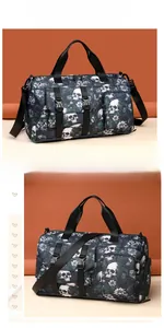 Vue détaillée du grand sac cabas crâne floral avec doubles poignées et poches latérales