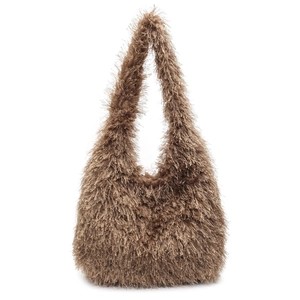 Sac à bandoulière hobo chic en fausse fourrure marron avec une texture pelucheuse pour l'hiver