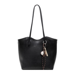 Sac fourre-tout minimaliste en cuir PU noir pour femmes avec breloques de baseball et anses