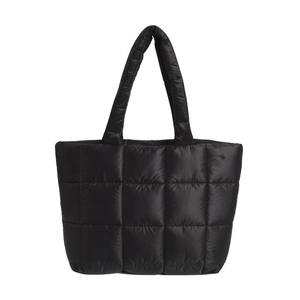 Sac fourre-tout tendance en nylon matelassé noir avec poignées rembourrées chic
