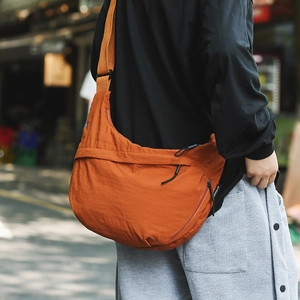 Women Large Capacity Nylon Crescent Crossbody Bag Minimalist Adjustable Strap Hobo Bag For Daily Travel Commute Messenger Bag