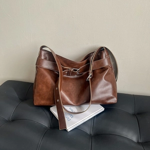 2024 Women Retro PU Leather Shoulder Bag Large Capacity Urban Simple Tote With Metal Buckle Adjustable Strap Crossbody Bag