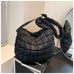 Women Quilted Puffer Shoulder Bag Large Capacity Nylon Cloud Underarm Bag Fashion Solid Color Adjustable Strap Hobo Purse