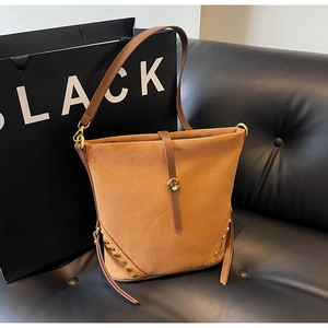 Borsa a Tracolla da Donna in Pelle PU con Borchie Stampa Leopardata Borsa a Mano Casual Tote per Uso Quotidiano Pendolare