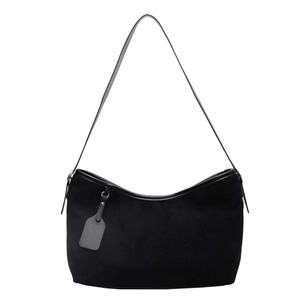 Sac bandoulière minimaliste noir en cuir PU en forme de croissant avec charme rond