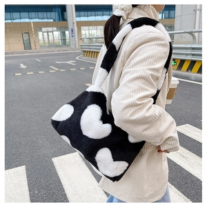 Sac à bandoulière en peluche noir et blanc avec motif cœur pour femmes, style automne-hiver