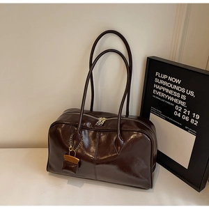 Fashionable dark brown oily leather Boston handbag with gold chain and shoulder strap