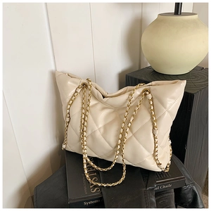 Quilted cream white PU leather tote bag with elegant gold chain strap and rhombic pattern