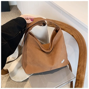 Women Large Capacity PU Leather Hobo Shoulder Bag Minimalist Wide Strap Tote Crossbody Bag Fashion Daily Versatile Travel Satchel