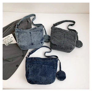Sacs bandoulière en denim tendance en bleu clair, bleu foncé et gris avec petit porte-monnaie