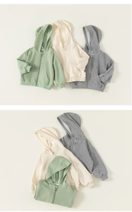 Trois couleurs de sweats à capuche pour enfants avec fermeture éclair et poignets