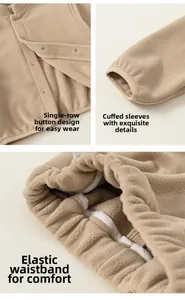 Détails de l'ensemble en polaire beige avec boutons-pression, poignets et taille élastique
