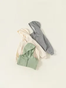 Sweats à capuche zippés pour enfants en gris, beige et vert sauge en coton doux