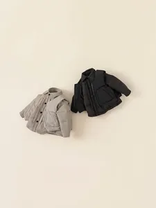 Zweiteiliges Set aus gesteppter Winterjacke und Weste für Jungen in Beige und Schwarz