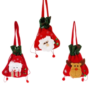 Dreiteiliges Set Weihnachts-Geschenkbeutel aus Samt mit Weihnachtsmann- und Elchmotiven
