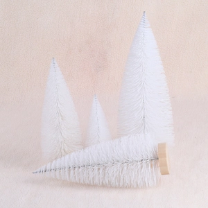 Set of 4 white mini sisal Christmas trees with snowy needles and natural wood bases