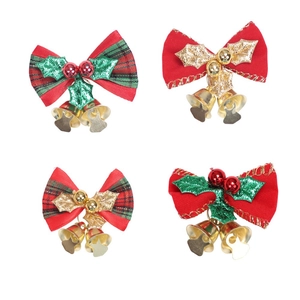 Lot de quatre mini nœuds de Noël avec cloches et feuilles de houx pour sapin
