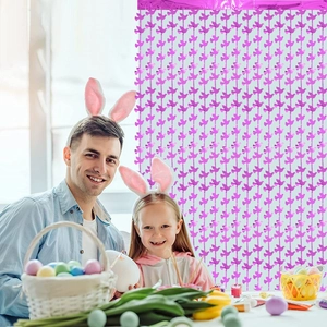 Rideau de fête en forme d'oiseau rose pour décor de Pâques avec des tulipes et œufs