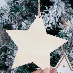 Star-shaped wooden Christmas tree ornament with rustic hemp rope for festive DIY home decor