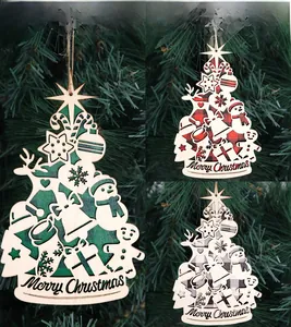 Détails des suspensions de sapin de Noël en bois avec motifs découpés au laser