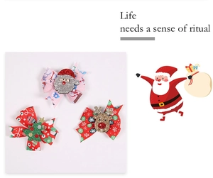 Détails de trois pinces à cheveux de Noël avec paillettes, nœuds et motifs festifs