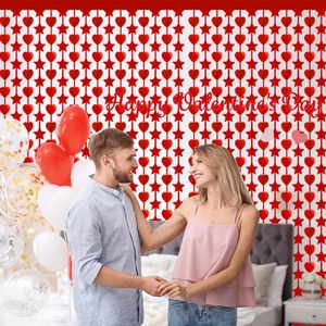Rideaux de guirlandes coeurs et étoiles rouges pour décoration romantique de la Saint-Valentin