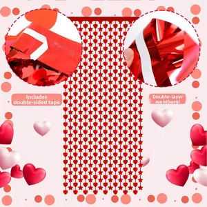 Détail du rideau de pluie cœur rouge avec bande adhésive et renfort supérieur double