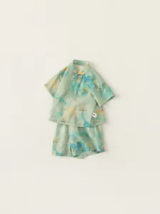 Kids Chinese style two-piece set with landscape print and traditional knot buttons