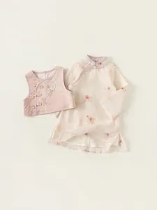 Ensemble Hanfu deux pièces pour fille avec gilet rose brodé et robe Qipao florale