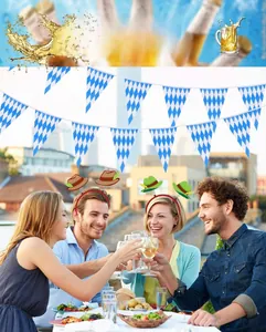 Serre-tête Oktoberfest avec mini chapeaux, plumes vertes et détails de ressort