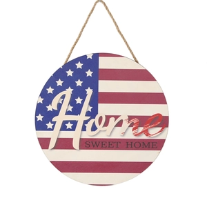 Rundes Holzschild zum Unabhängigkeitstag mit Home Sweet Home Text und Flaggen-Design