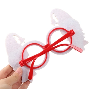 Montatura per occhiali natalizi rossi con silhouette di Babbo Natale su sfondo bianco