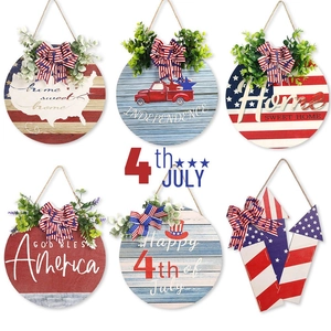 Set of 6 wooden Independence Day hanging signs with stars, stripes and bows decoration
