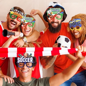 Dynamische Fußball-Partybrillen für Europameisterschafts-Fans mit Fußballmotiven