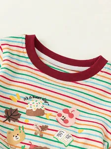 Regenbogen Gestreiftes Kinder T-Shirt mit süßen Cartoon Motiven und Rundhalsausschnitt