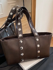 Bolso Tote Retro con Remaches para Mujer Gran Capacidad Bolso de Hombro de Cuero PU Moda Punk Bolso de Axila