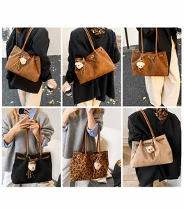 Grote shopper tassen in bruin, zwart en luipaardprint met schattig beertje aan de hanger