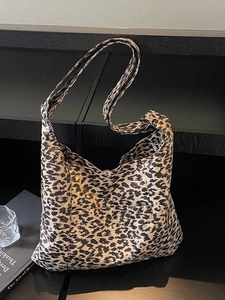 Women's Leopard Print Large Capacity Tote Bag Fashion Cloth Shoulder Bag Commuter Crossbody Bag For Autumn Winter Fashion