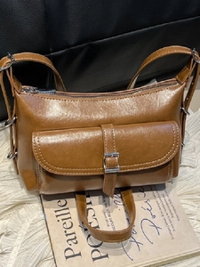Vintage Women PU Leather Pillow Shoulder Bag Minimalist Solid Color Crossbody Bag With Metal Buckle Daily Commuting Handbag