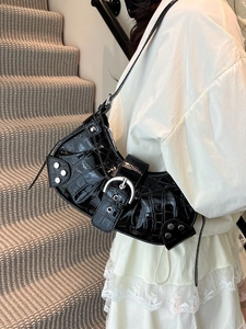 Chic black crocodile pattern moon bag with silver studs and buckle for women
