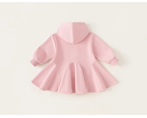 Robe à capuche rose pour filles avec ourlet à volants décoratif vue de dos en coton doux