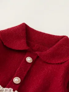 Rote Strickjacke für Mädchen mit Peter-Pan-Kragen und Perlenknöpfen für den Herbst