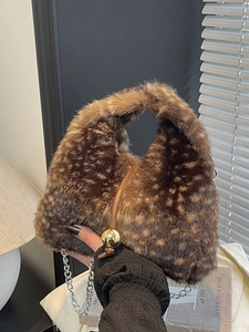 Sac Bandoulière Femme Grande Capacité en Fausse Fourrure Peluche Mode Imprimé Animal avec Chaîne et Pendentif Boule