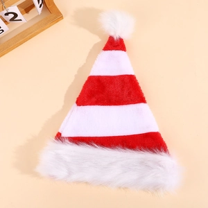 Bonnet de Noël classique à rayures rouges et blanches avec pompon blanc moelleux