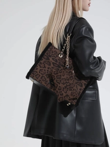 Vintage leopard print shoulder bag with gold chain and plush trim for women